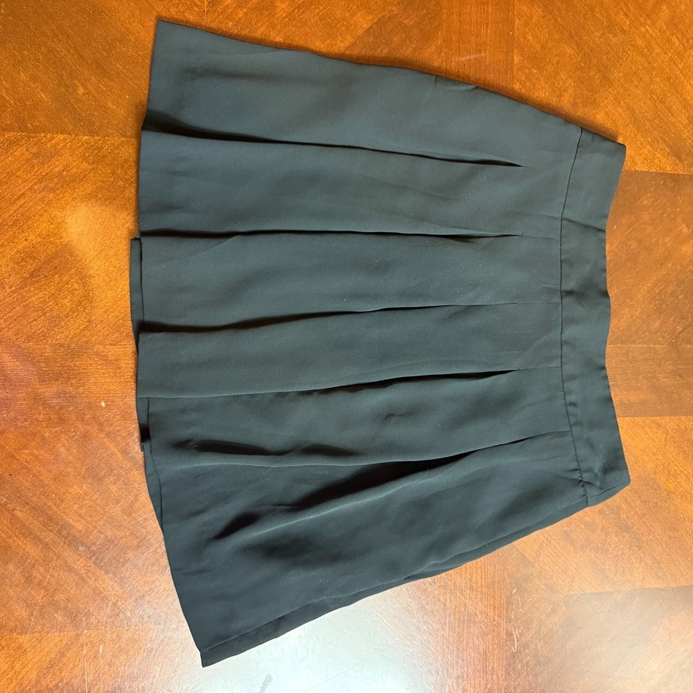 BANANA REPUBLIC WOMEN PETITE PLEATED MINI BLACK SKIRT SIZE 0P